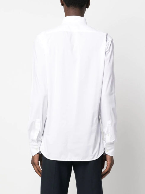 camisa abotonada
